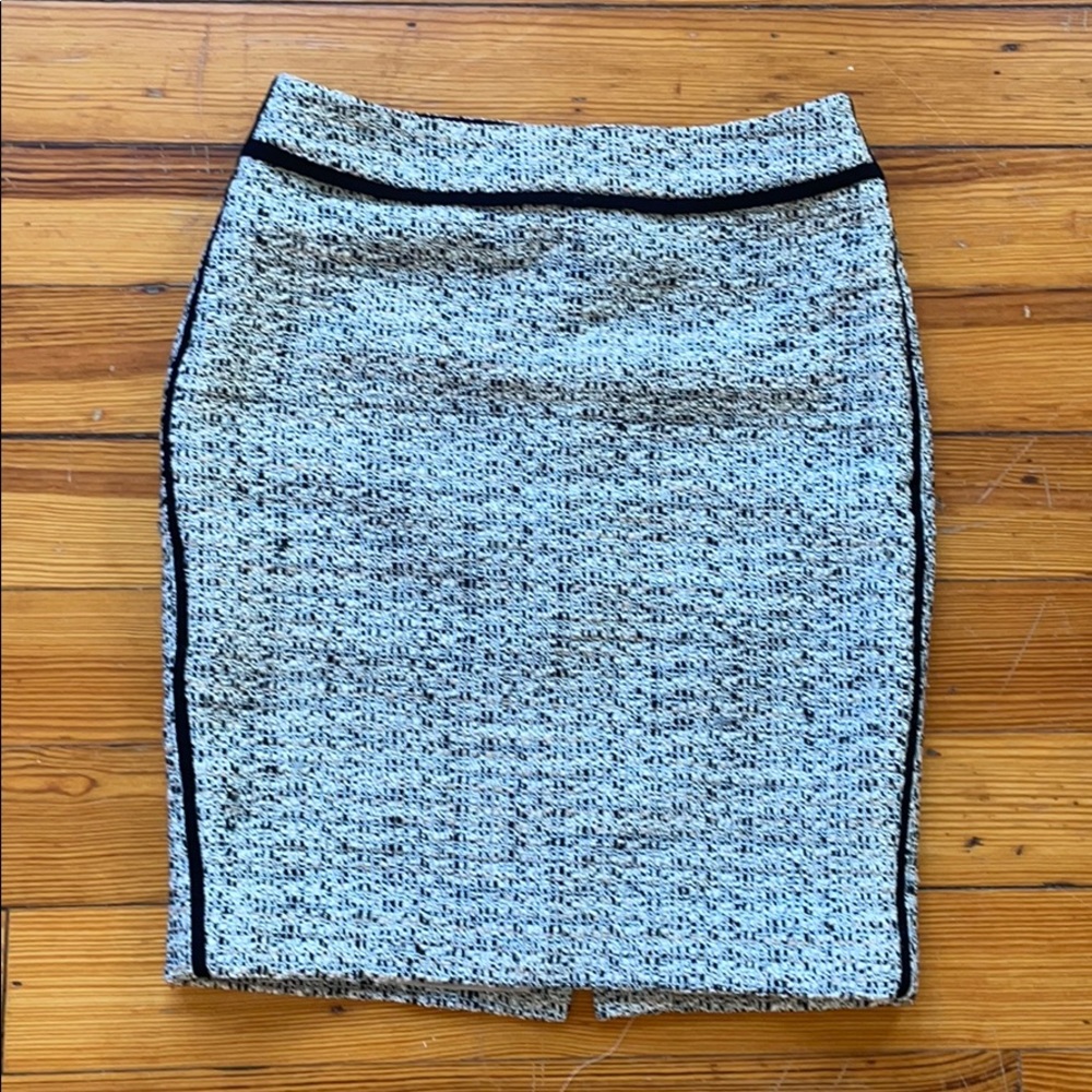 Tweed pencil skirt